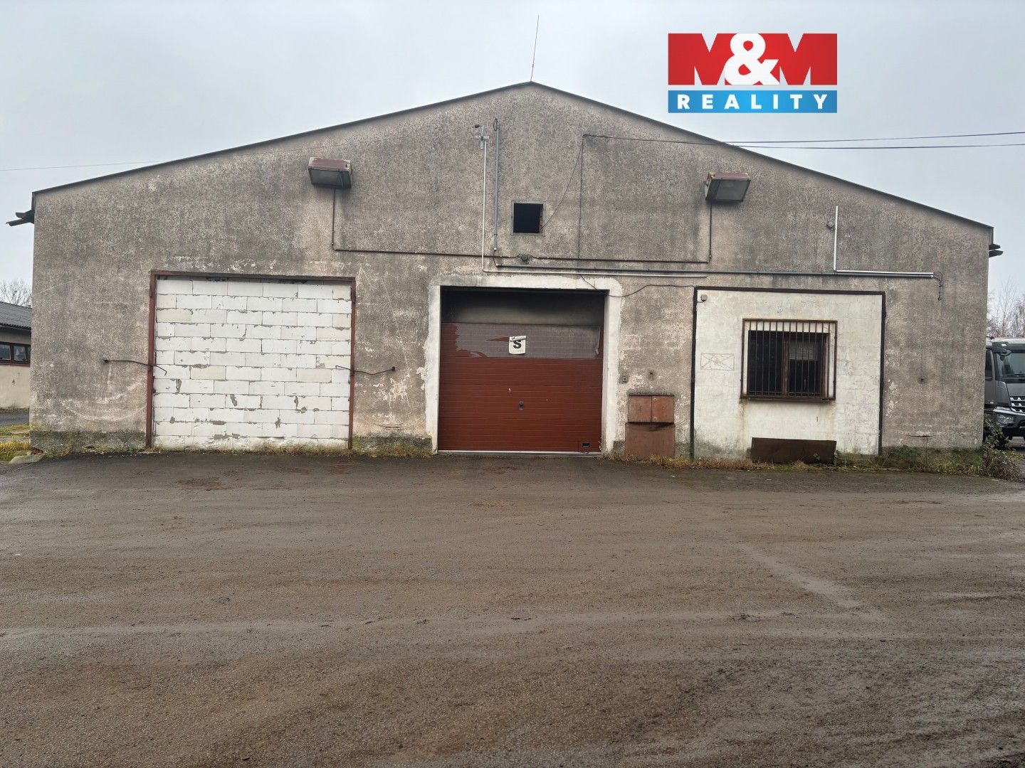 Sklady, Semanín, 1 250 m²