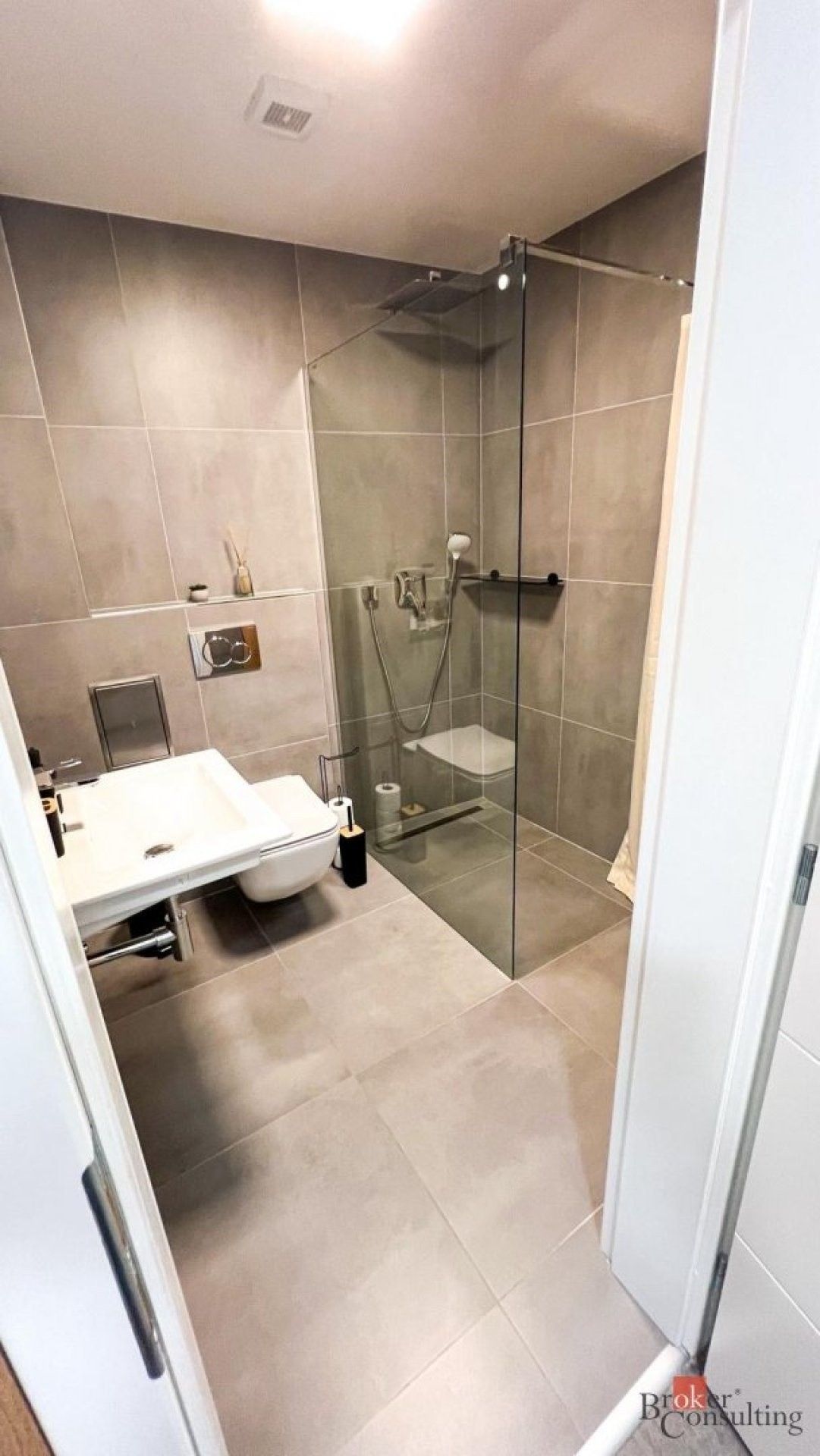 Pronájem byt 2+kk - Zubatého 328, Praha Smíchov, 74 m² - 5