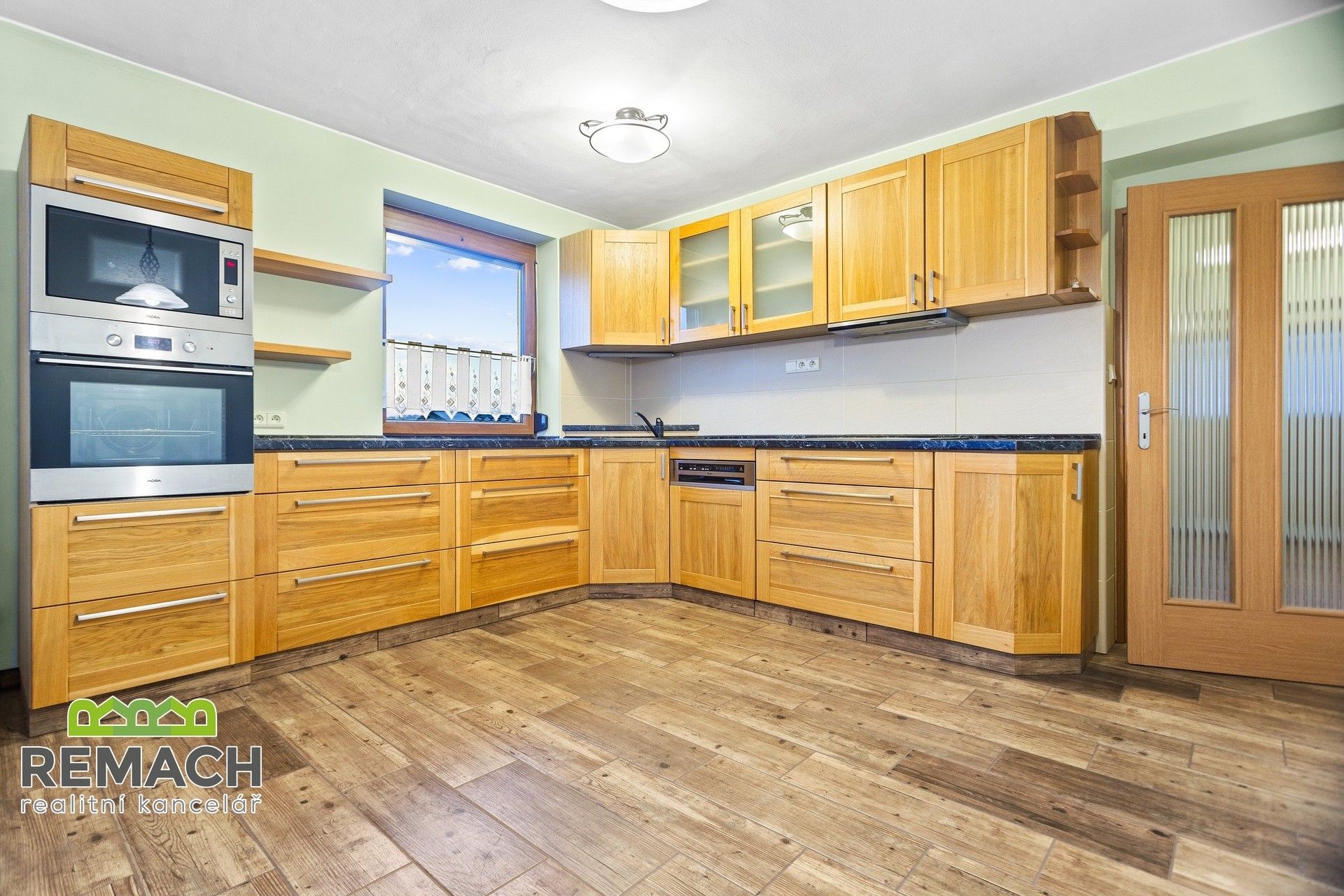 Prodej rodinný dům - Karoliny Světlé, Hronov, 250 m²