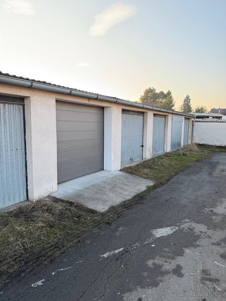 Garáže, Neratovice, 277 11