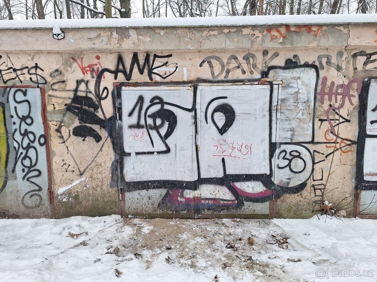Garáže, Praha, 101 00