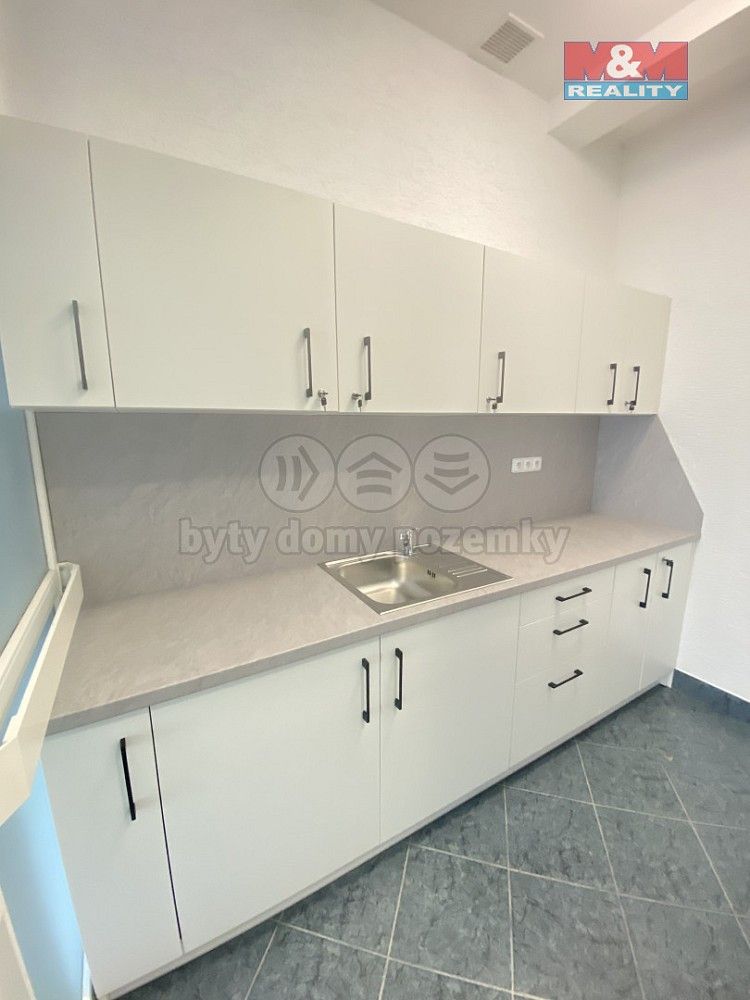 Kancelář · 22 m² · Hlubčická, Krnov - Pod Bezručovým vrchem, okres Bruntál - 4