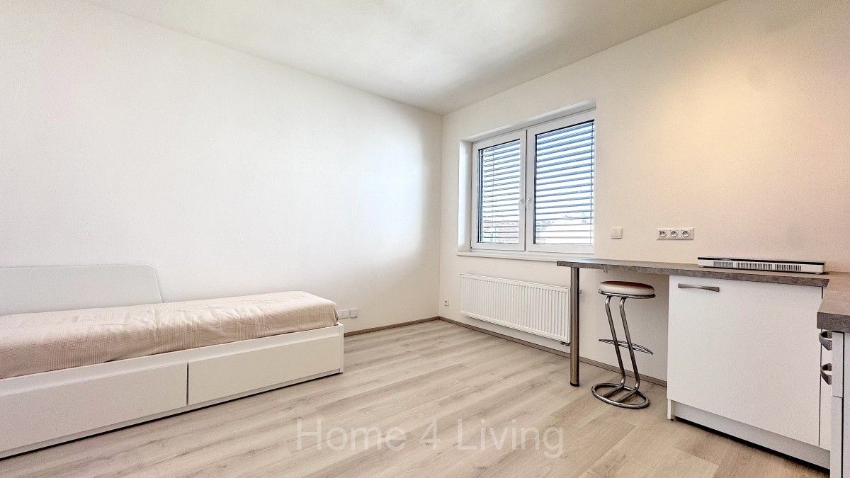 Pronájem byt 1+kk - Křenová, Brno, 30 m²