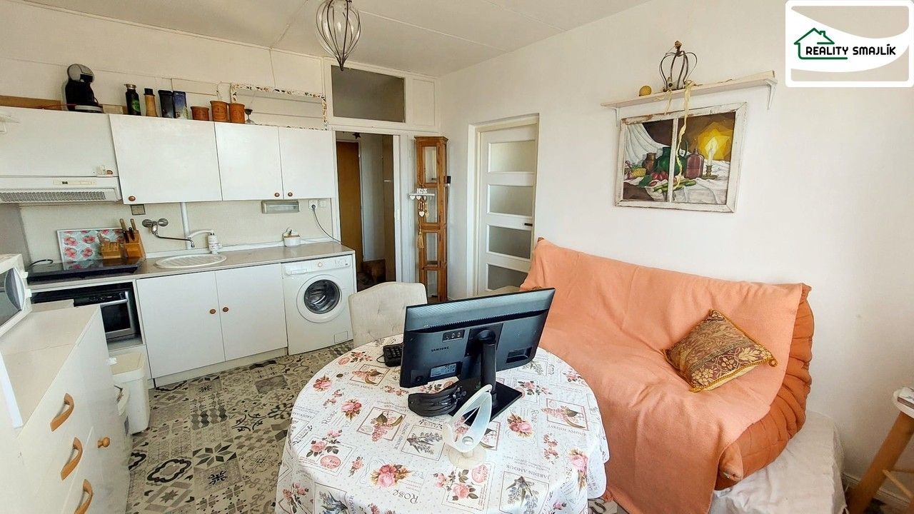 Prodej byt 1+1 - Zahradní, Plesná, 35 m²