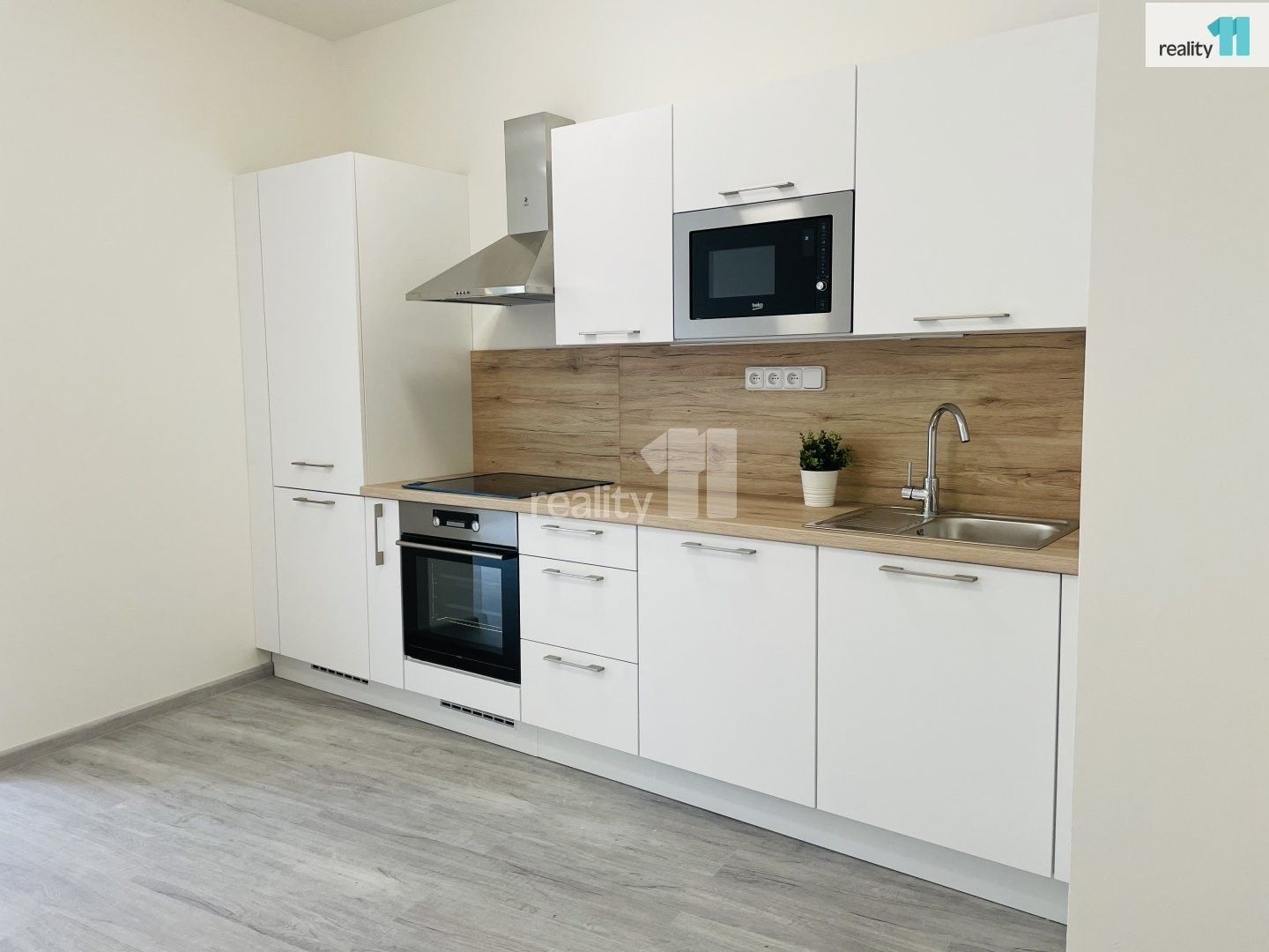 2+kk, V Holešovičkách, Praha, 59 m² - 1