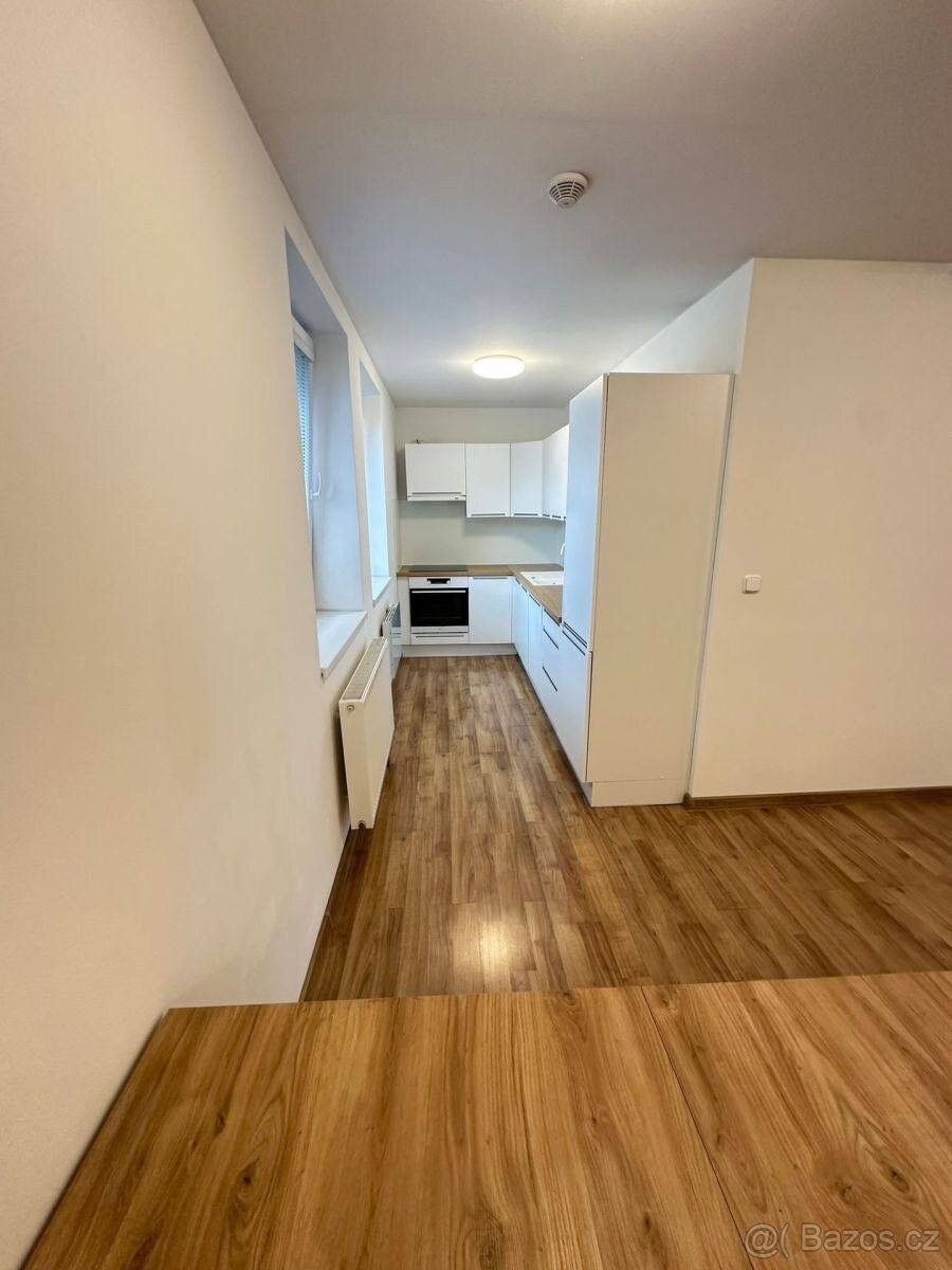 Pronájem byt - Praha, 182 00