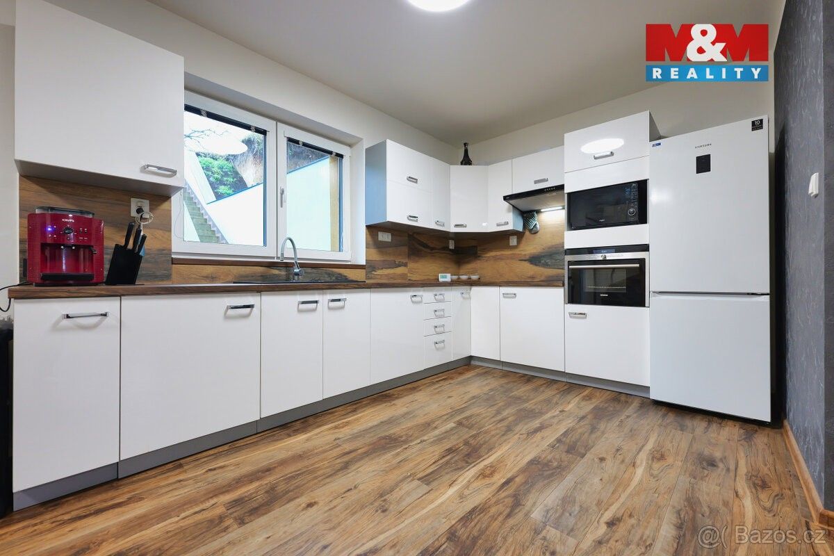 Prodej rodinný dům - Klenovice na Hané, 798 23