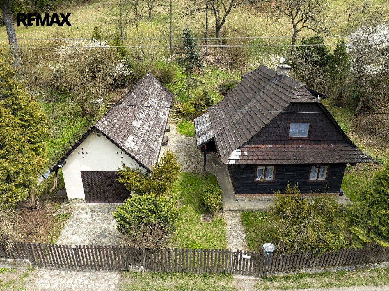 Rodinné domy, Velké Karlovice, okres Vsetín, 600 m² - 1