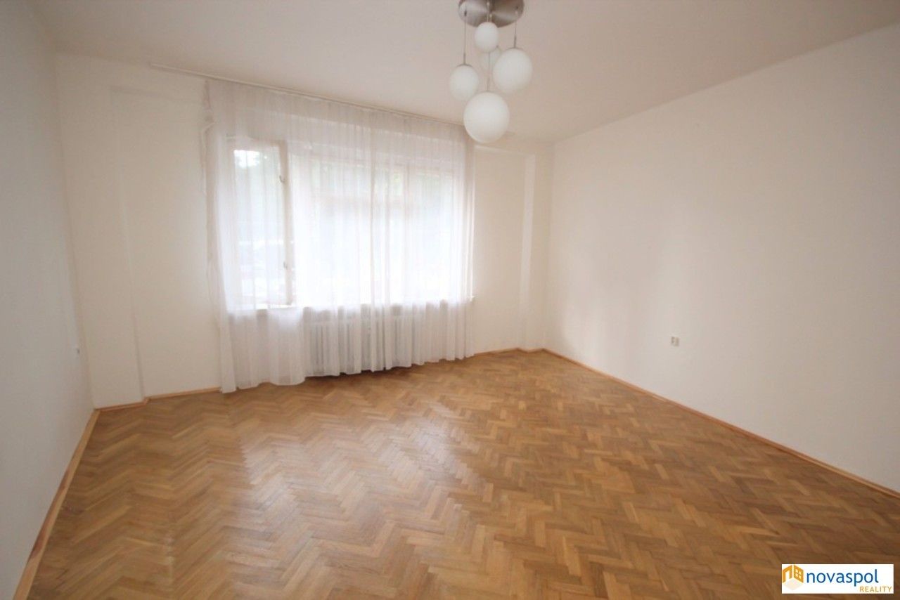 2+kk, Žitomírská, Praha, 71 m²