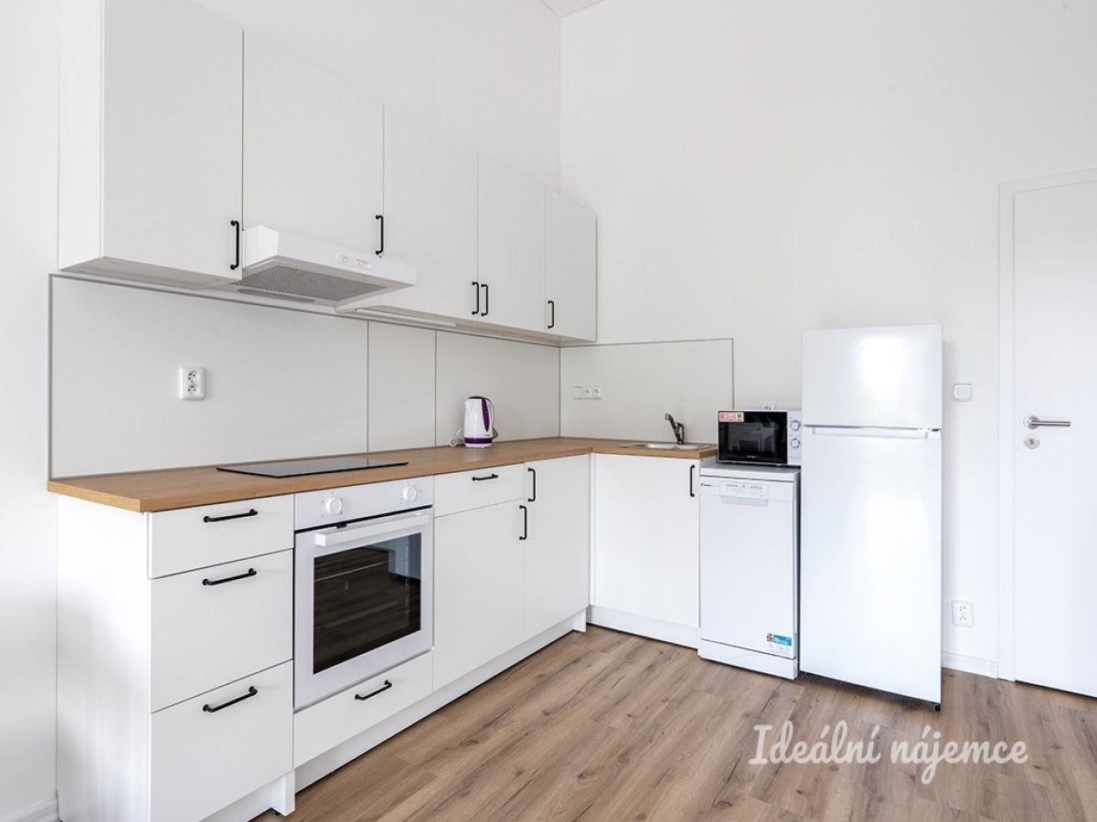 Pronájem byt 2+kk - Za černým mostem, Praha, 66 m² - 2