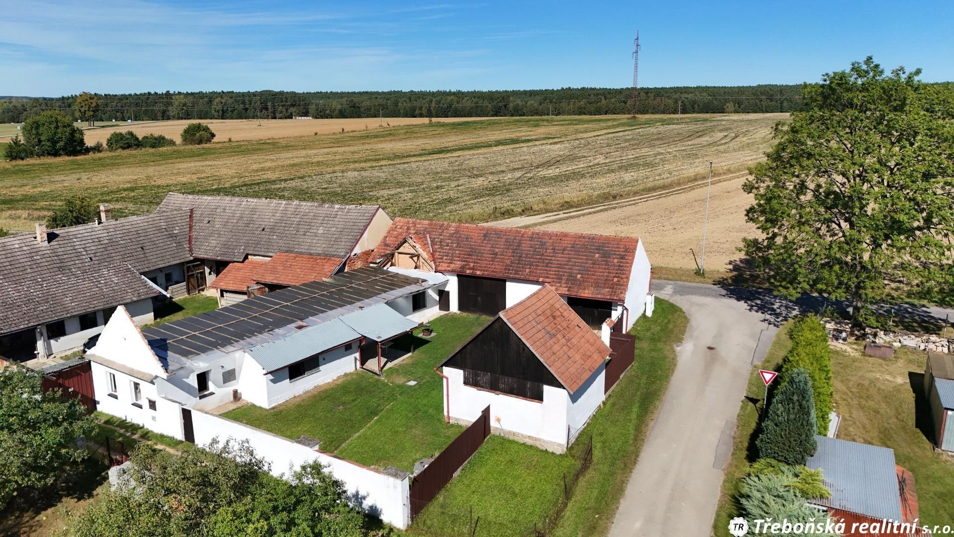 Rodinné domy, Lhota, Mladošovice, 98 m²