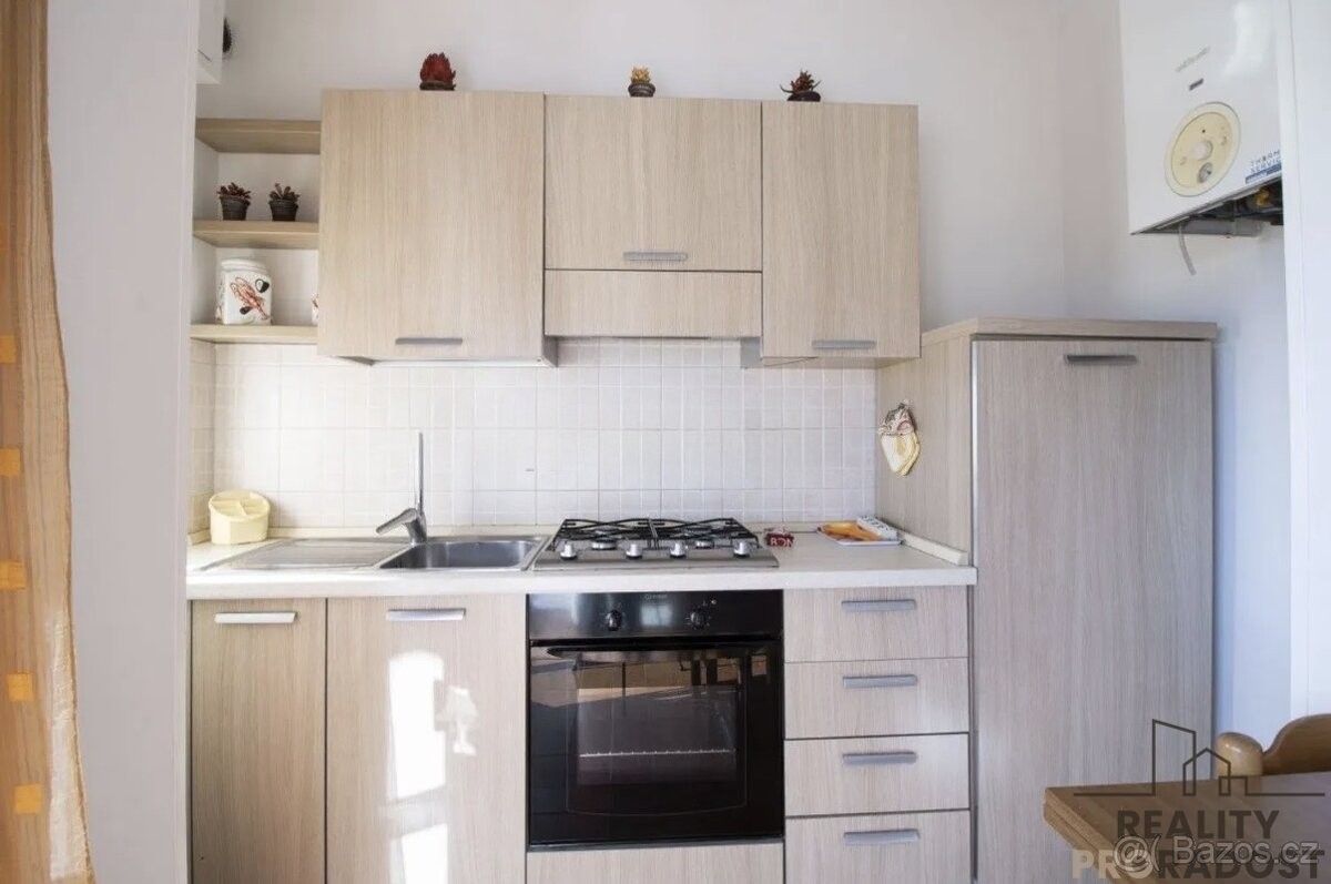 Prodej byt - 987 66, Zahraničí