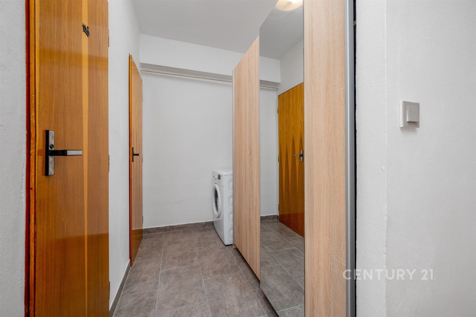 Pronájem byt 1+1 - U stadionu 931, Mladá Boleslav II, 45 m² - 5