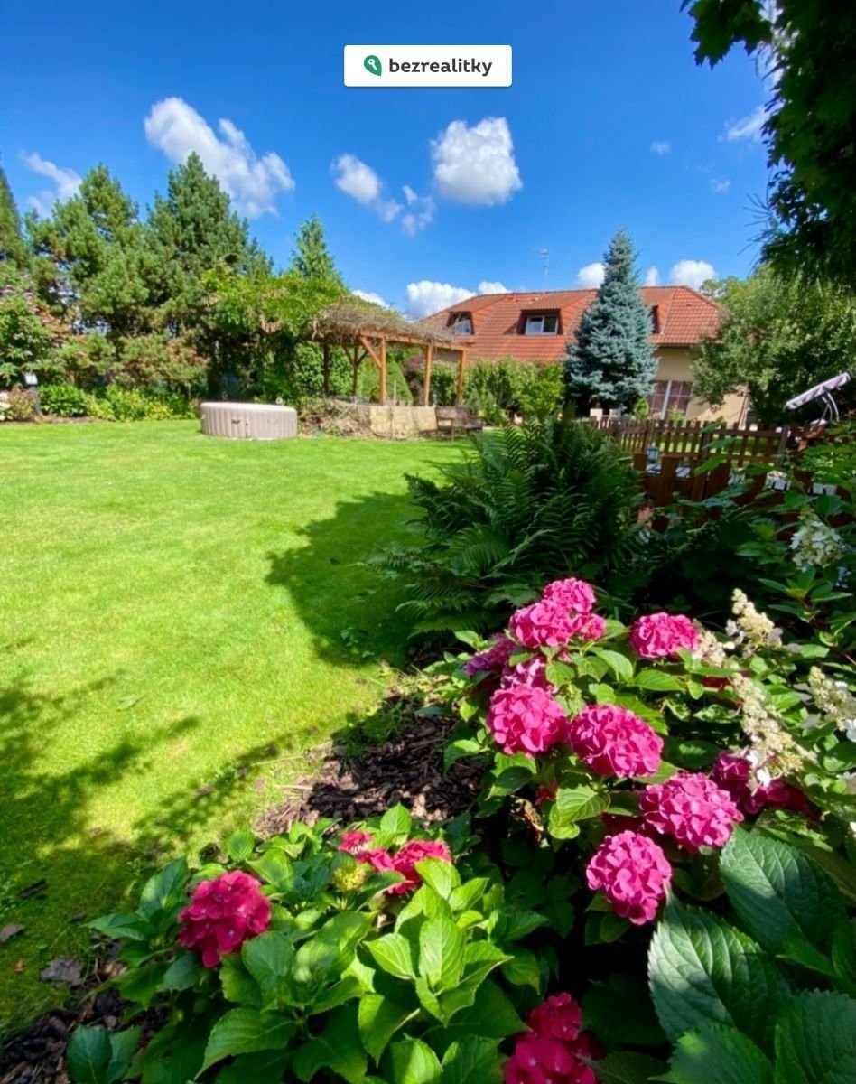 Rodinné domy, Hlavní, Jirny, 341 m²