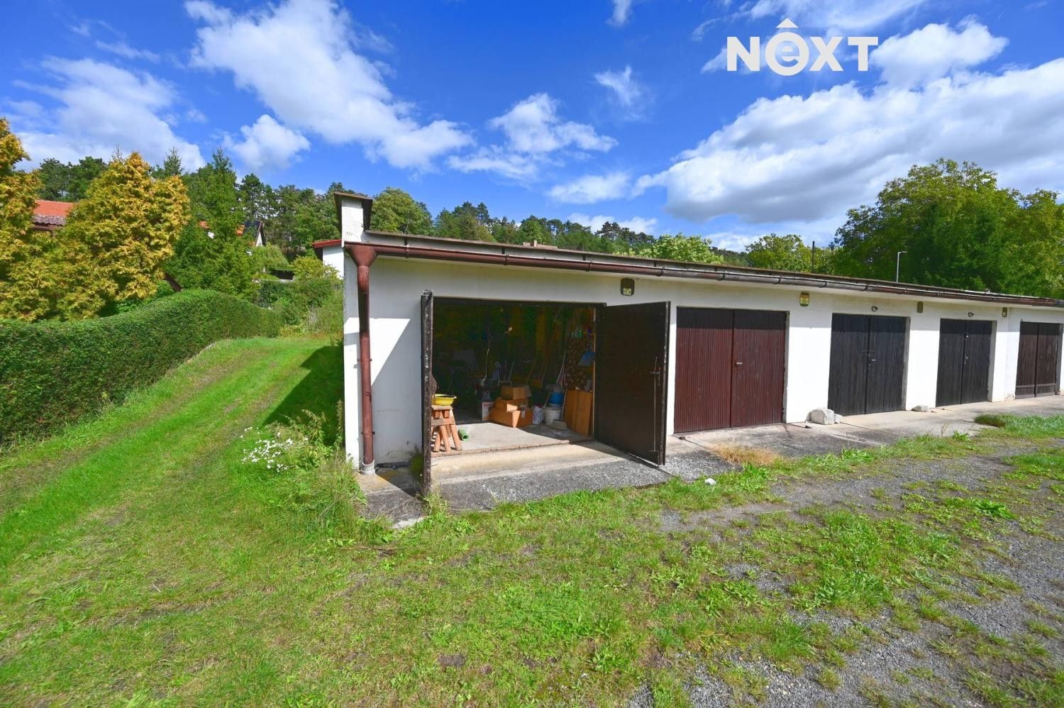 Garáže, Nedomická, Všetaty, 23 m²