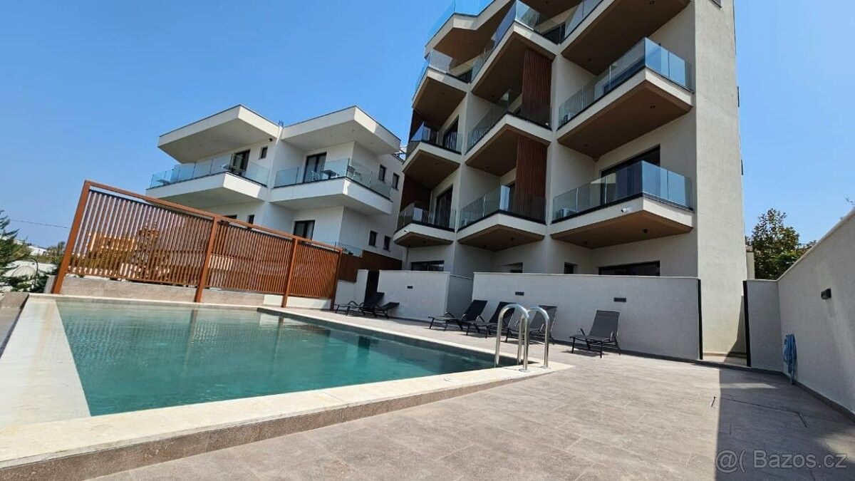 Byty, 987 66, Zahraničí