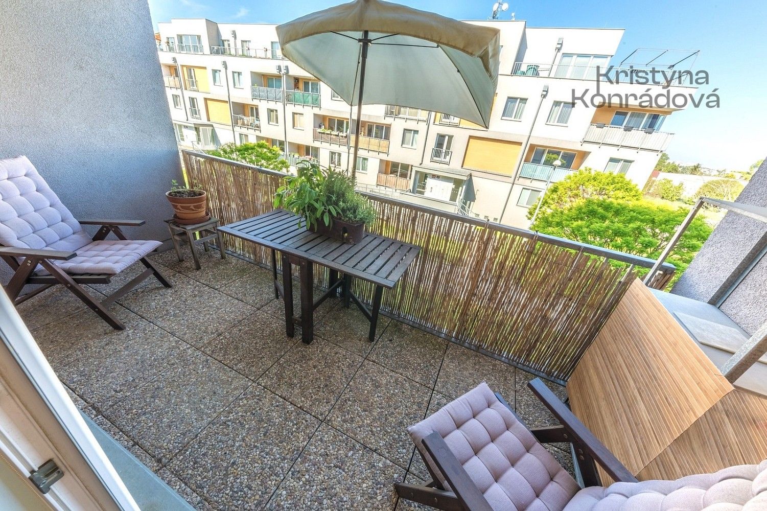 Byt 2+kk · 45 m² · Praha - Uhříněves, okres Praha 22, Hlavní město Praha - 3