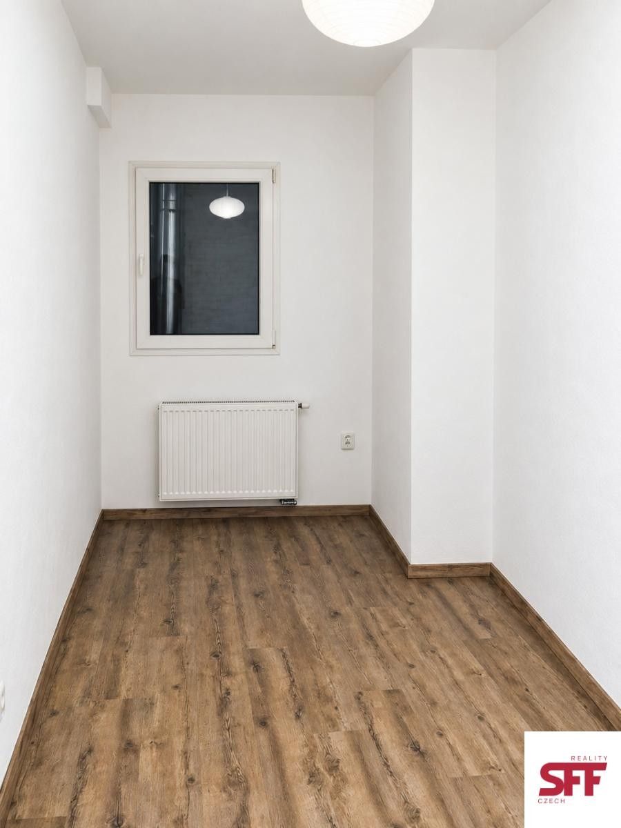 Byt 2+kk · 43 m² · Saratovská, Praha - 3