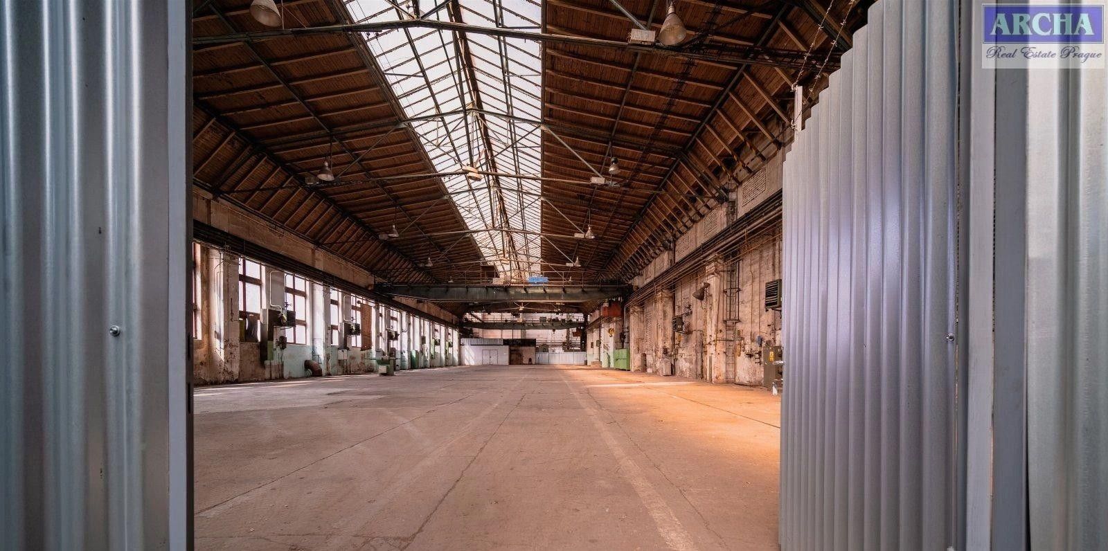 Pronájem sklad - Gočárova třída, Hradec Králové, 1 000 m²