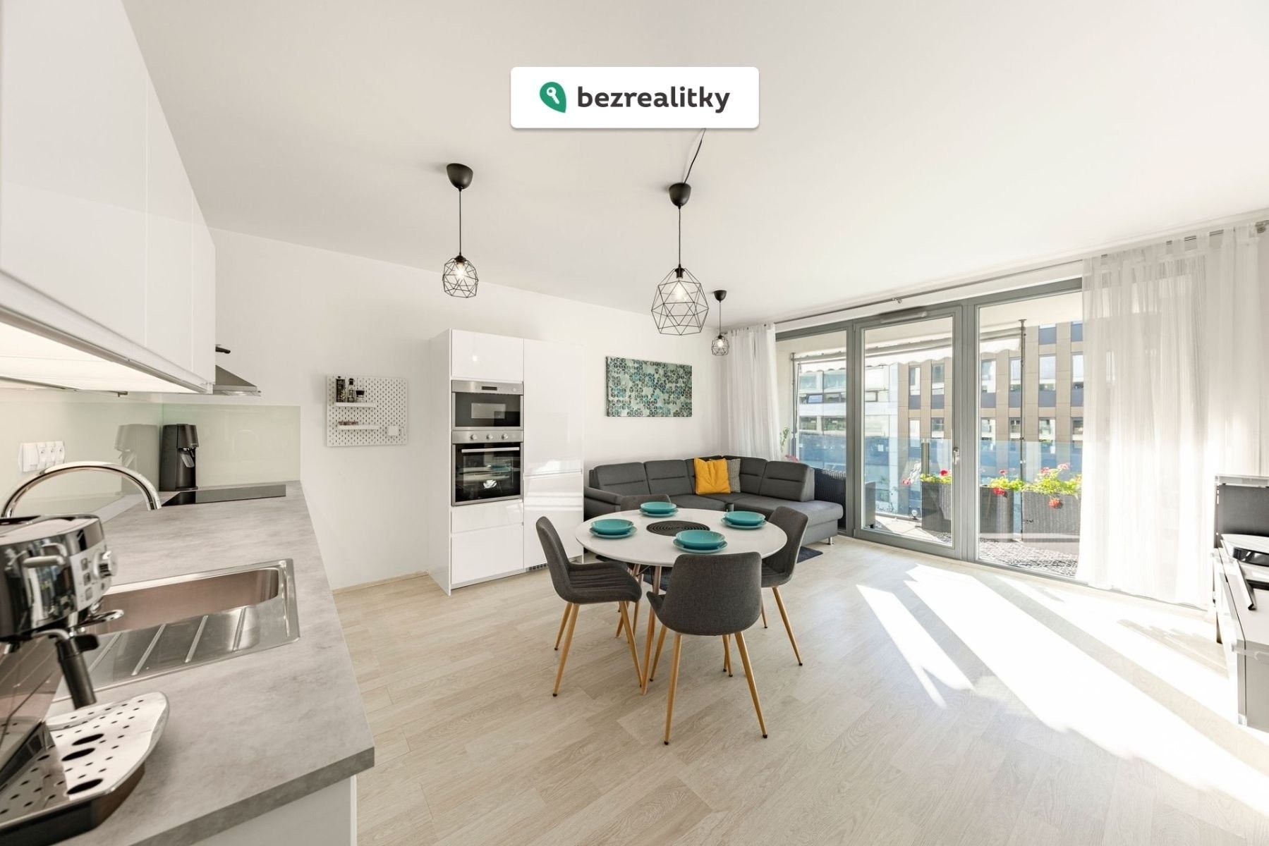 3+kk, U Mlýnského kanálu 696, Praha Karlín, 83 m² - 1