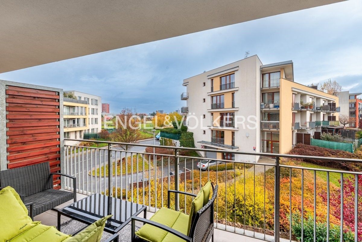 Pronájem byt 2+kk - Švejcarovo náměstí, Praha, 67 m²