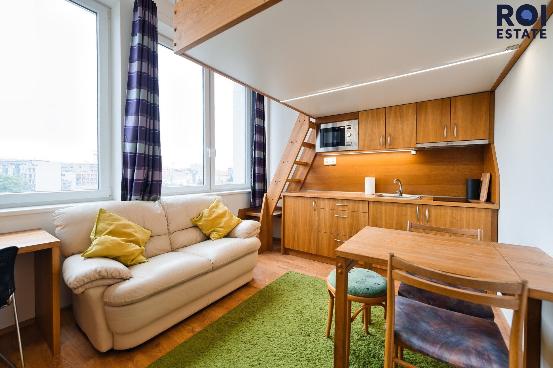 Pronájem byt 1+kk - Bartoškova, Praha, 28 m²