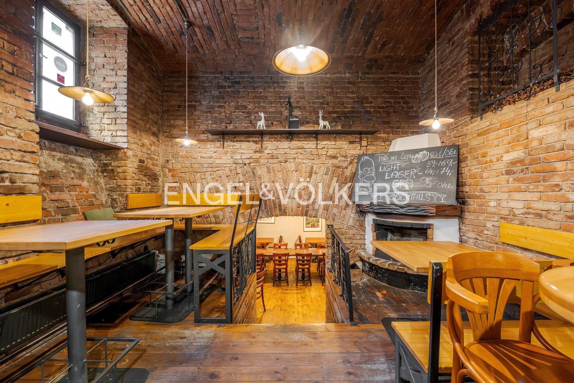 Restaurace · 119 m² · U Dobřenských 268, Praha Staré Město - 4