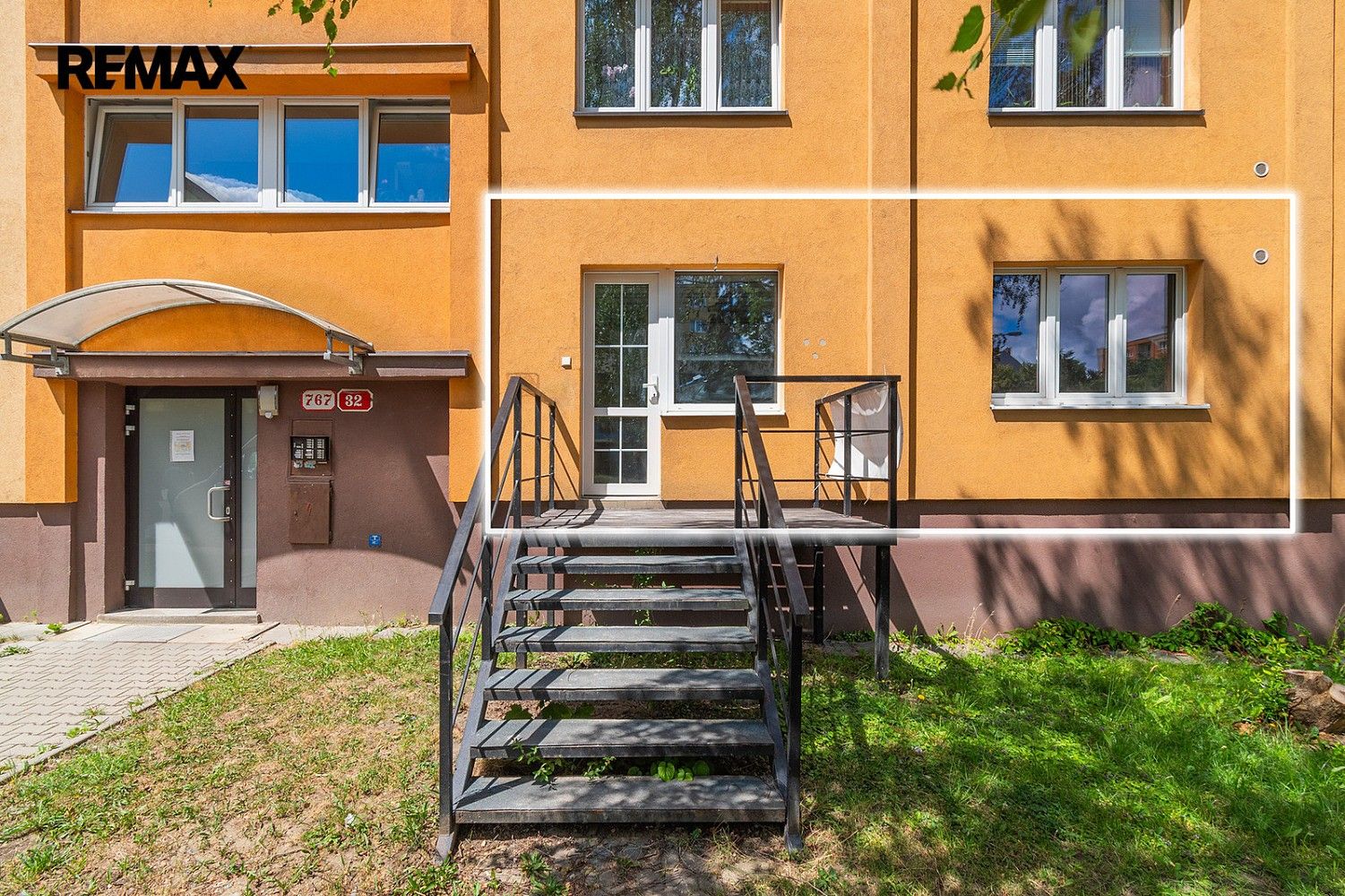 Prodej komerční - Plzeň - Lobzy, okres Plzeň-město, Plzeňský kraj, 27 m² - 1