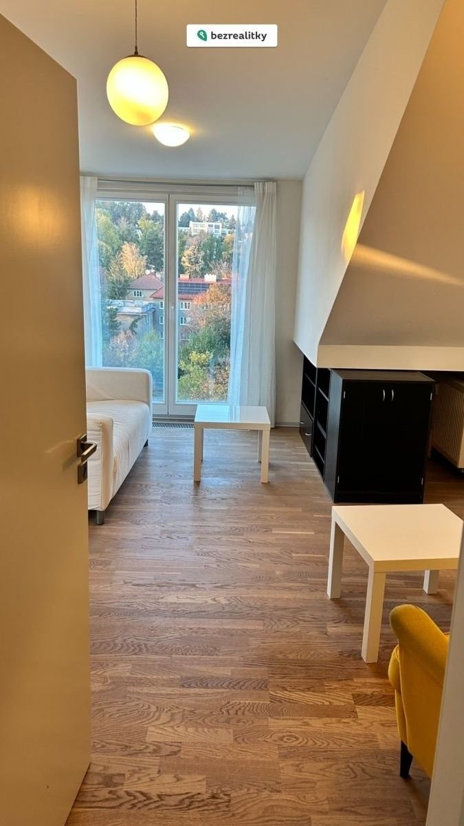 1+kk, Velvarská 1646, Praha, 58 m²