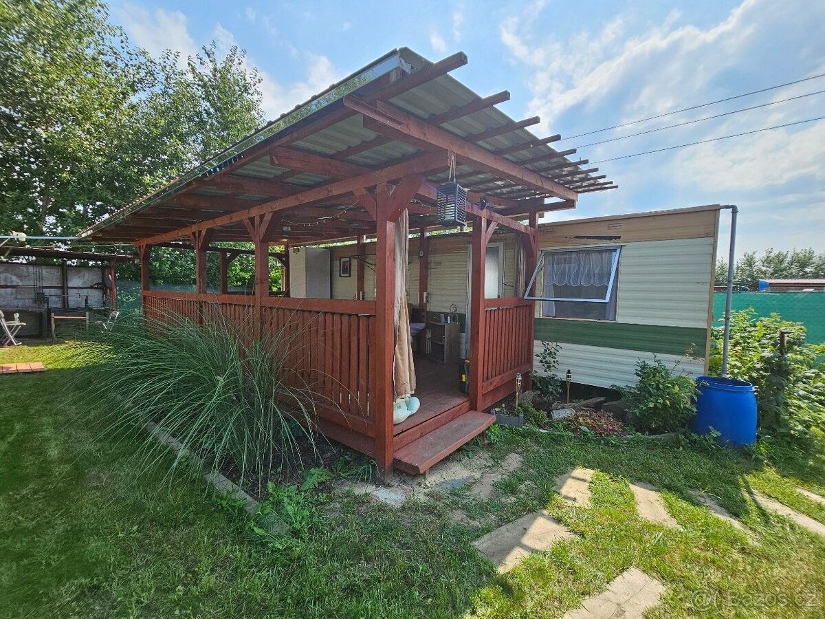 Chaty, Bavory, 692 01