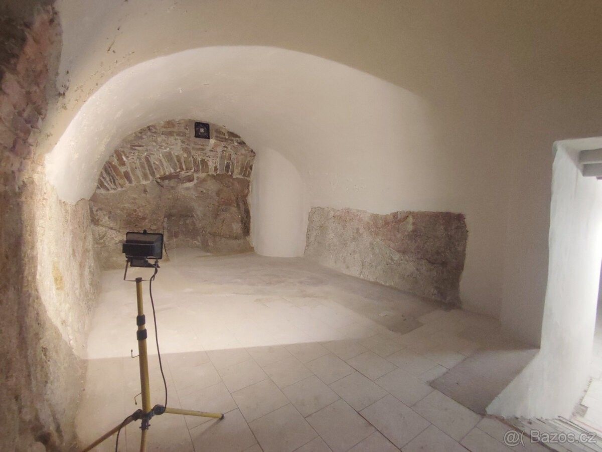 Obchodní prostory, Znojmo, 669 02