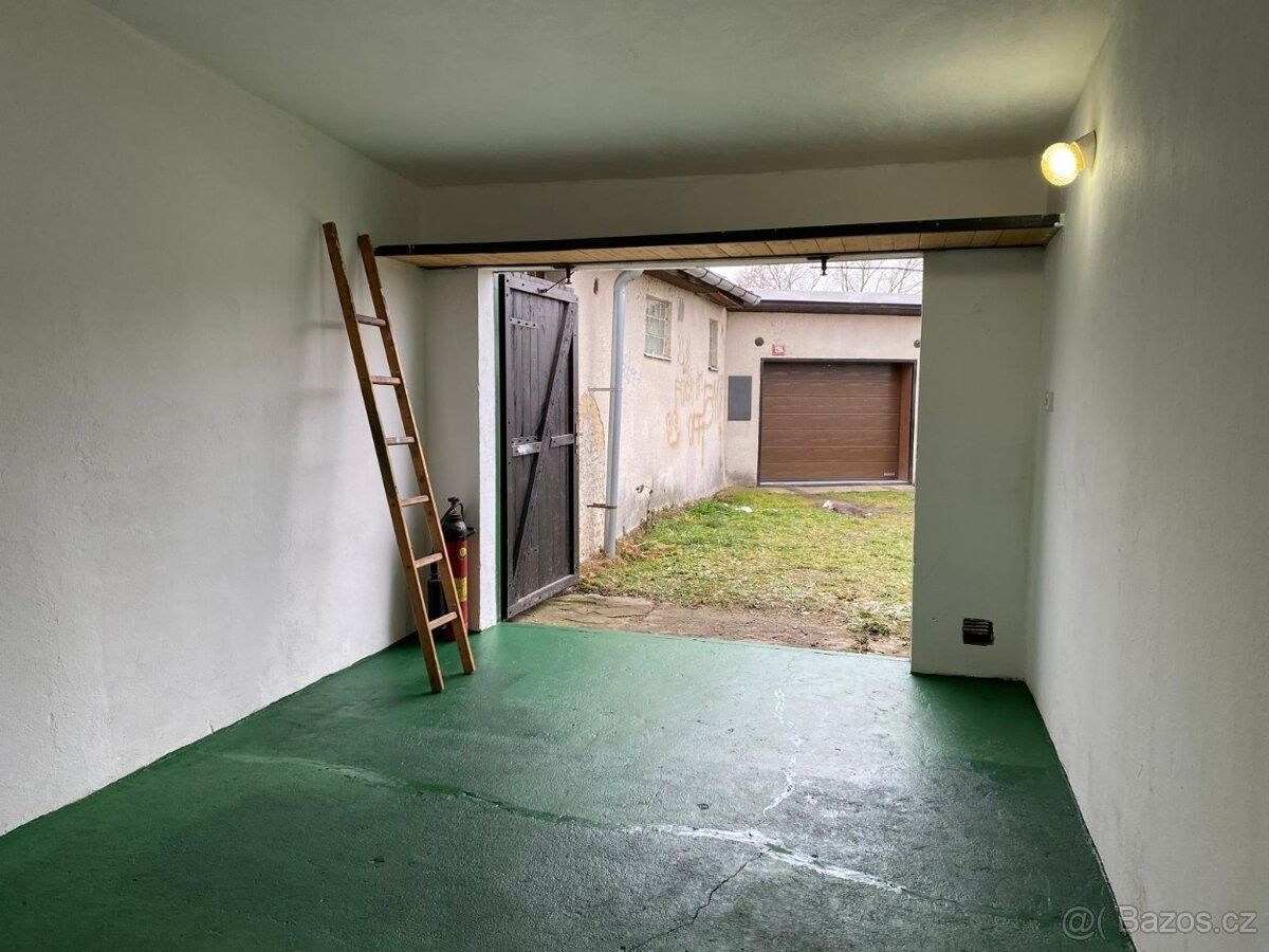 Prodej garáž - Jindřichův Hradec, 377 01