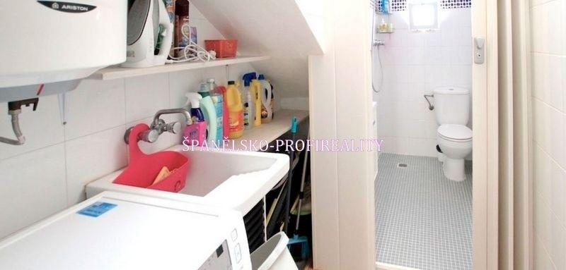 Byty, 987 66, Zahraničí