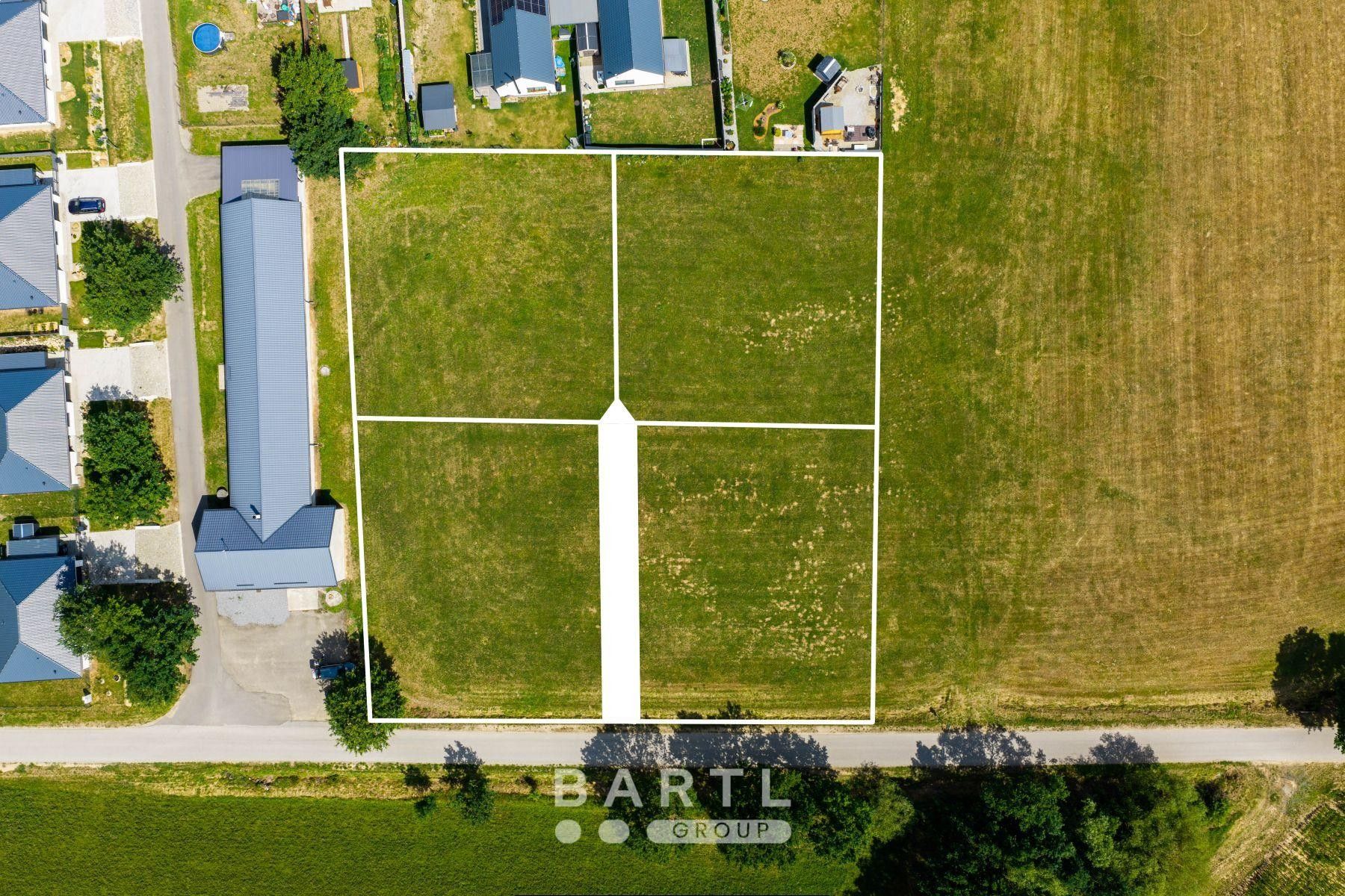 Pozemek pro bydlení, 1 070 m²
