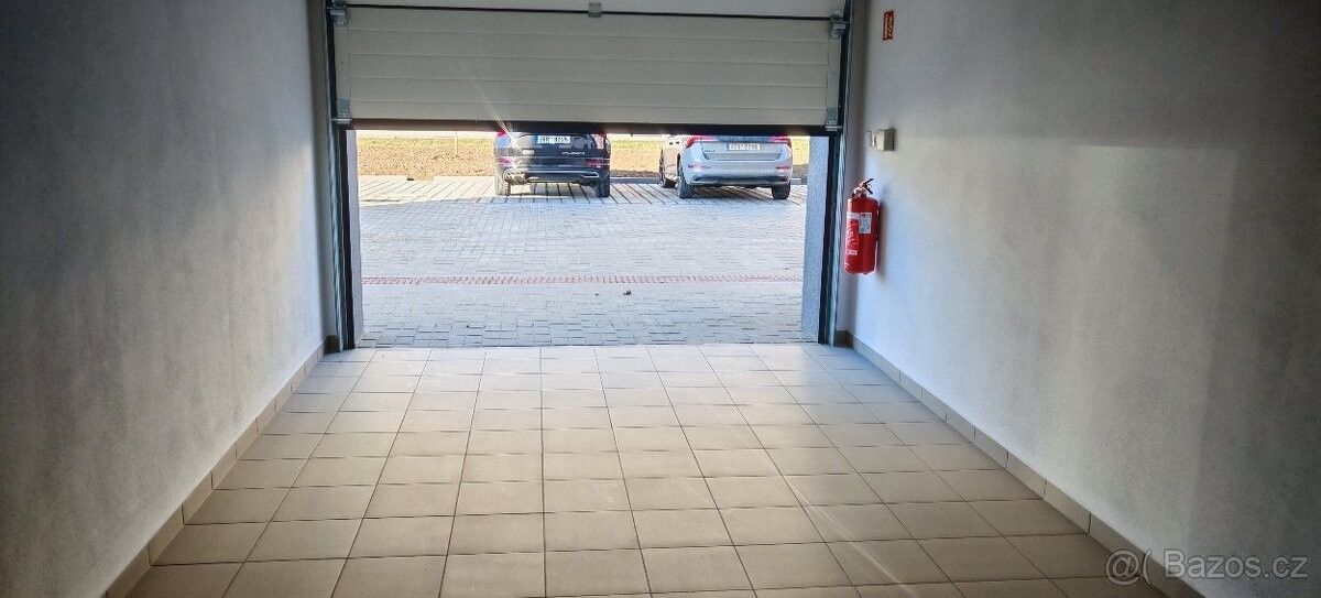 Pronájem garáž - Uherský Brod, 688 01