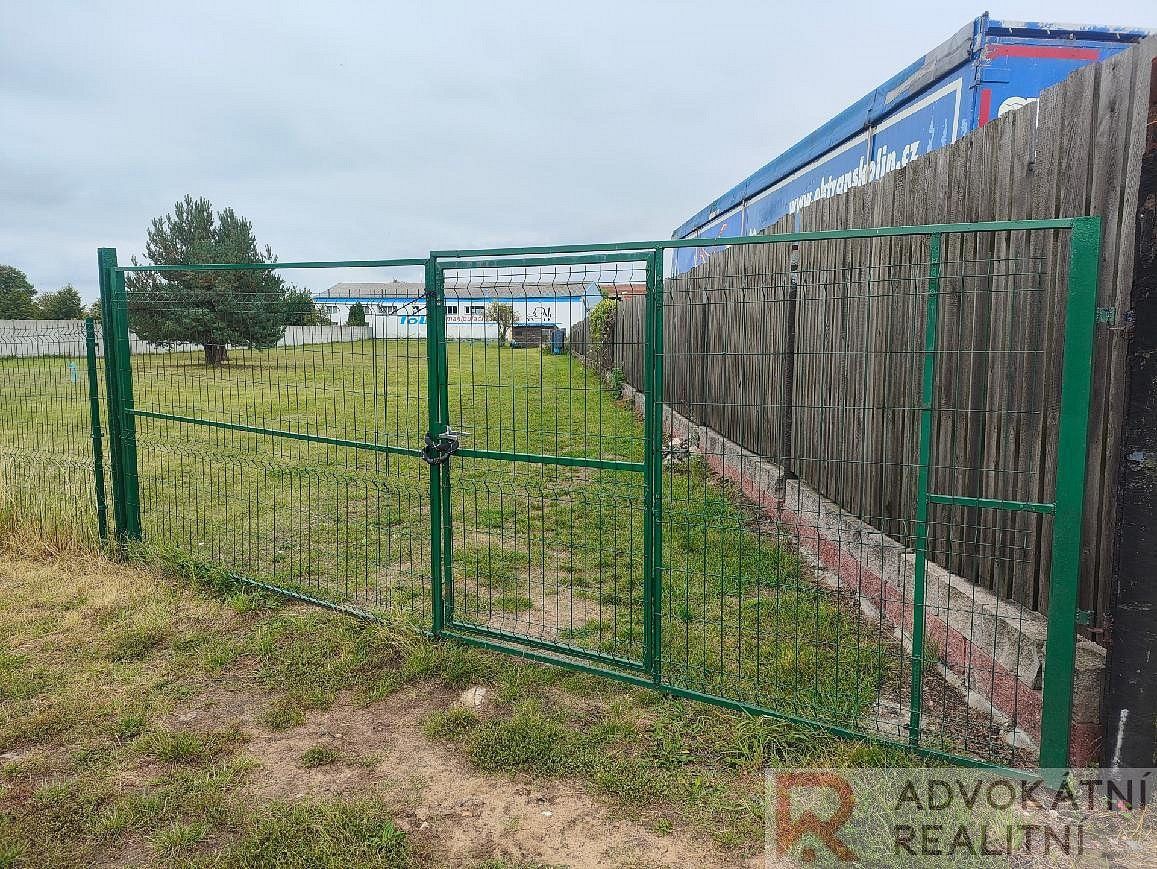 Komerční pozemek, 3 920 m²