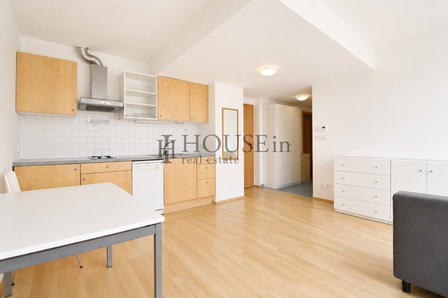 1+kk, Kamenická, Praha, 37 m² - 2