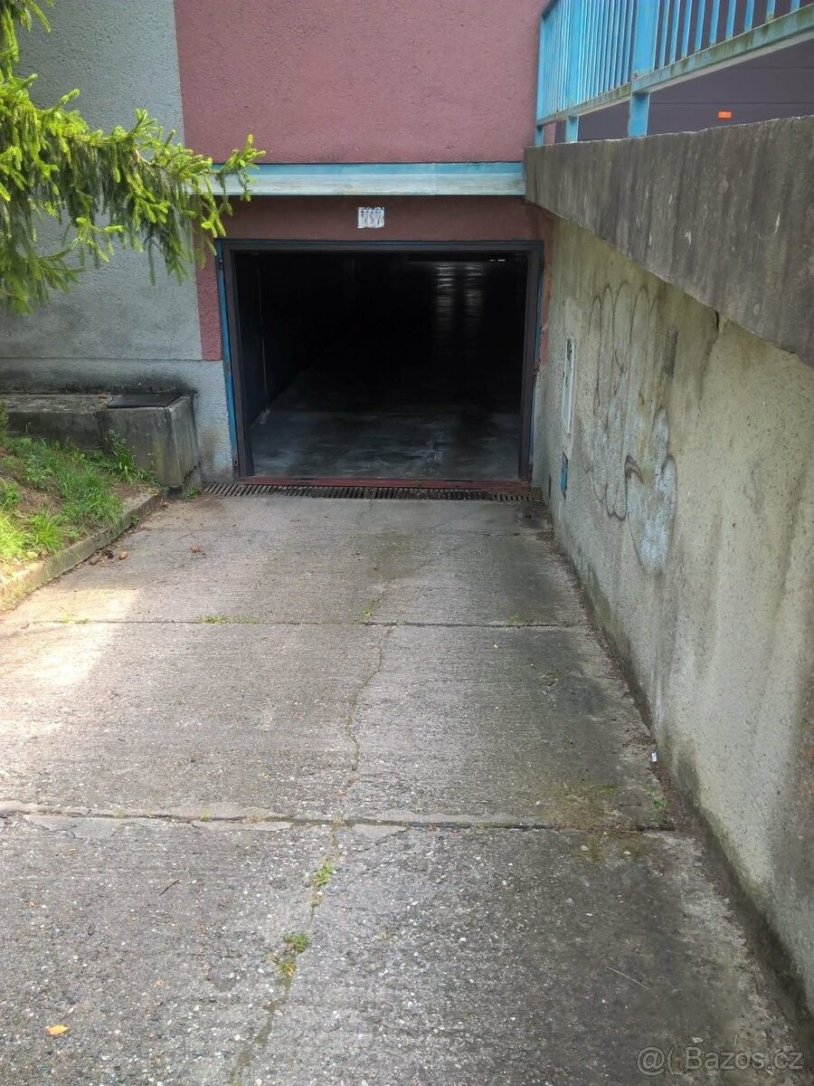 Garáže, Zlín, 760 01