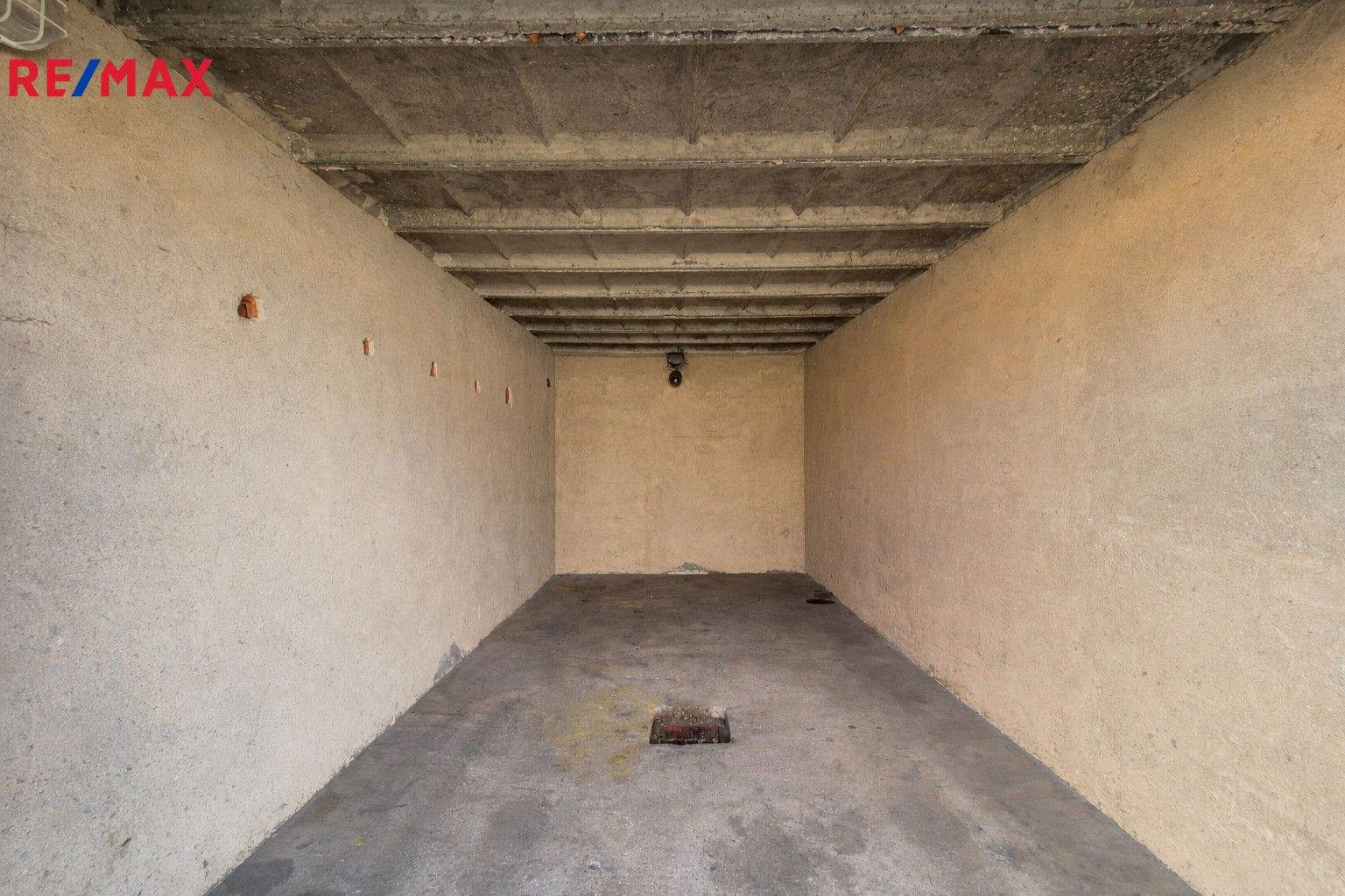 Prodej garáž - Hradec Králové, 16 m²