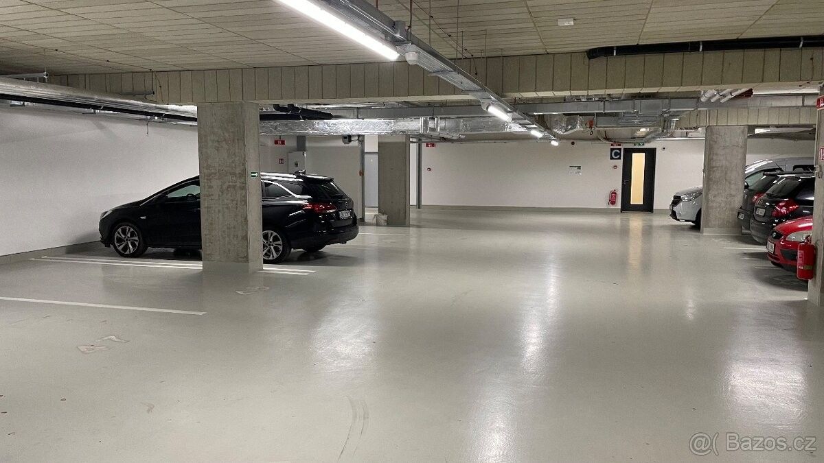 Garáže, Brno, 602 00