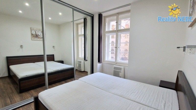 Byt 2+kk · 46 m² · Moskevská, Praha - 3