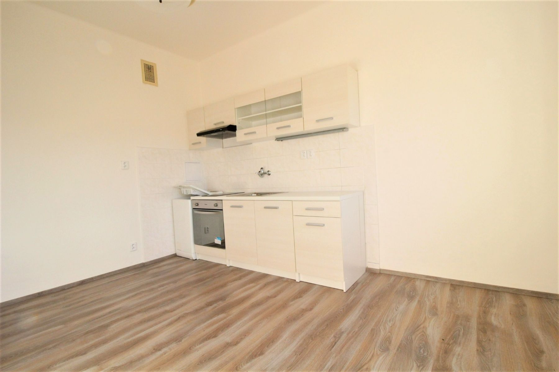 1+1, náměstí 14. října, Praha - Smíchov, 43 m² - 2