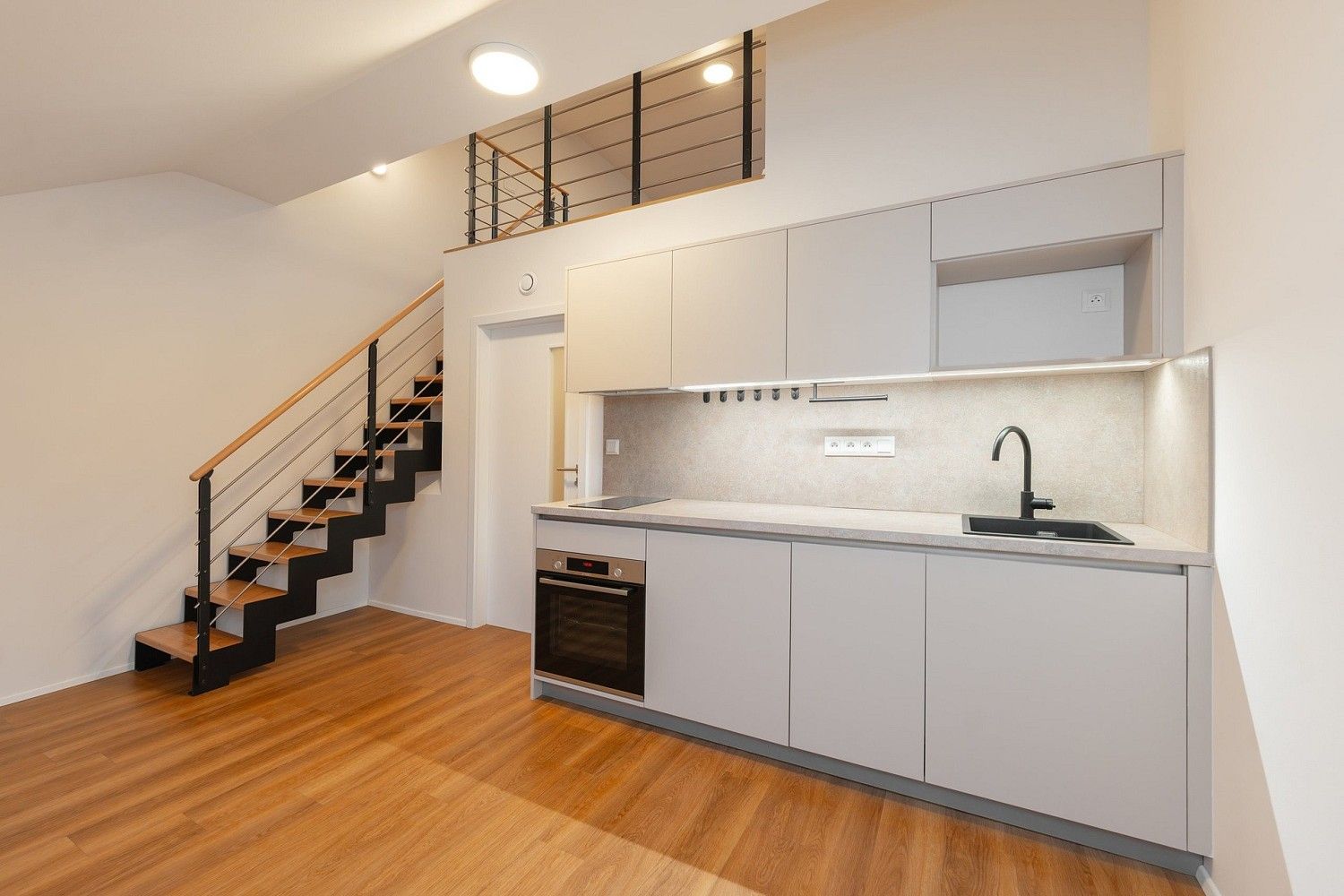 2+kk, Praha - Smíchov, okres Praha 5, Hlavní město Praha, 46 m² - 1