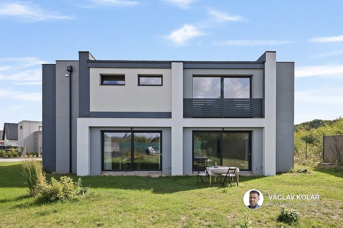 Rodinné domy, K Višňovce, Horoušany - Horoušánky, okres Praha-východ, 338 m² - 1