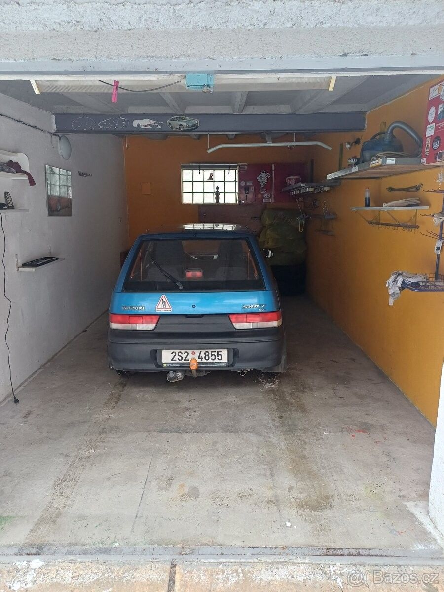 Garáže, Mokrá, 664 04