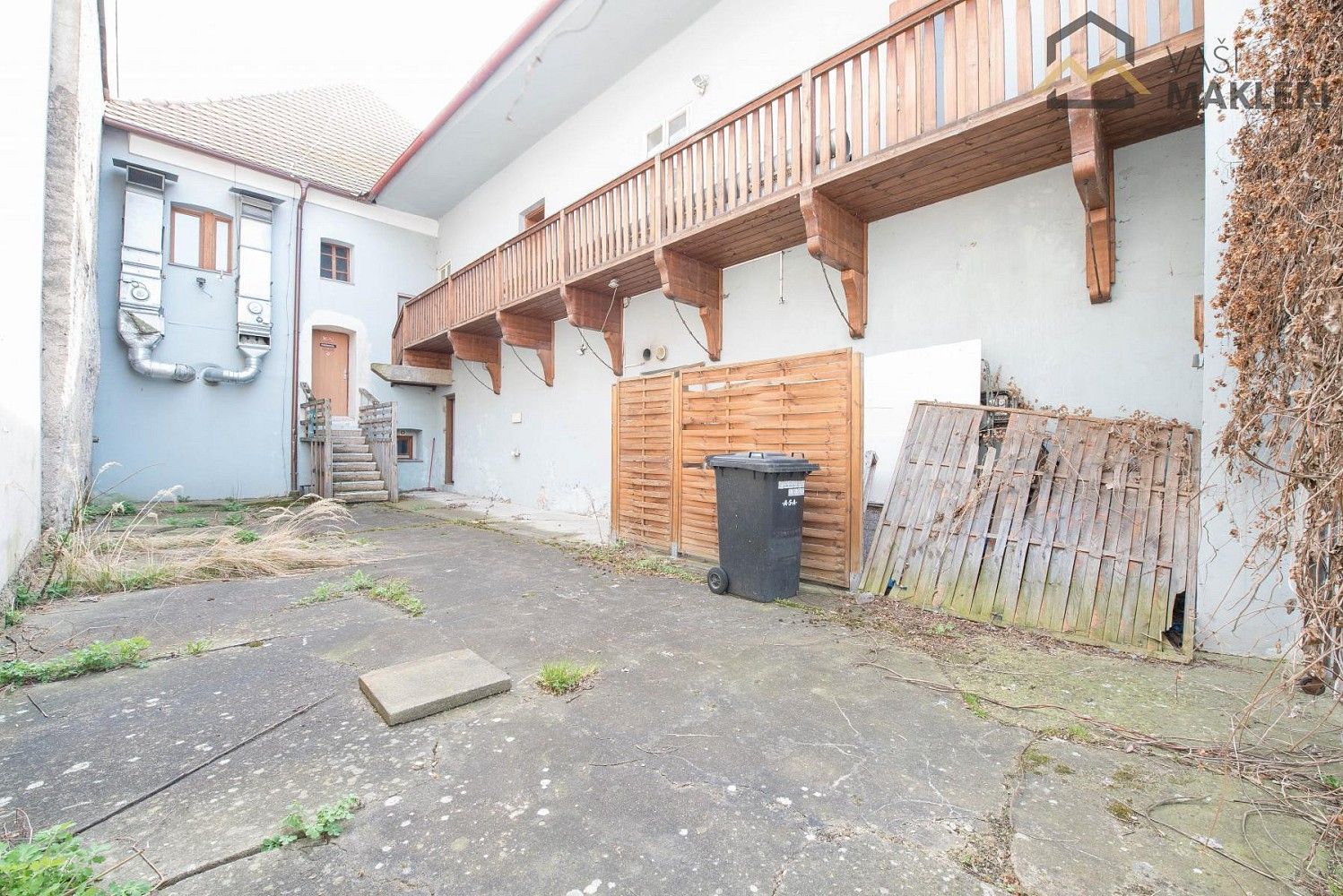 Rodinné domy, Husovo náměstí, Ledeč nad Sázavou, okres Havlíčkův Brod, 525 m² - 2