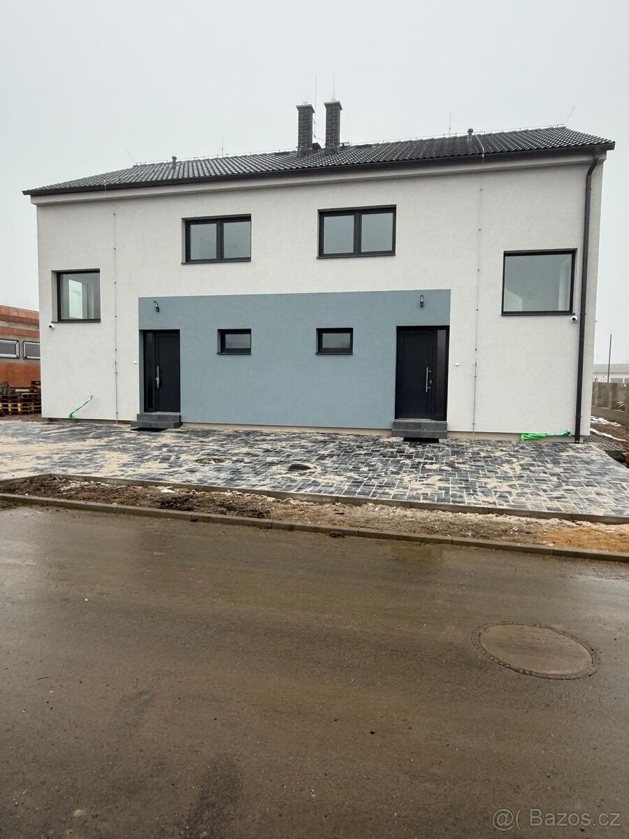 Rodinné domy, Kladno, 272 04