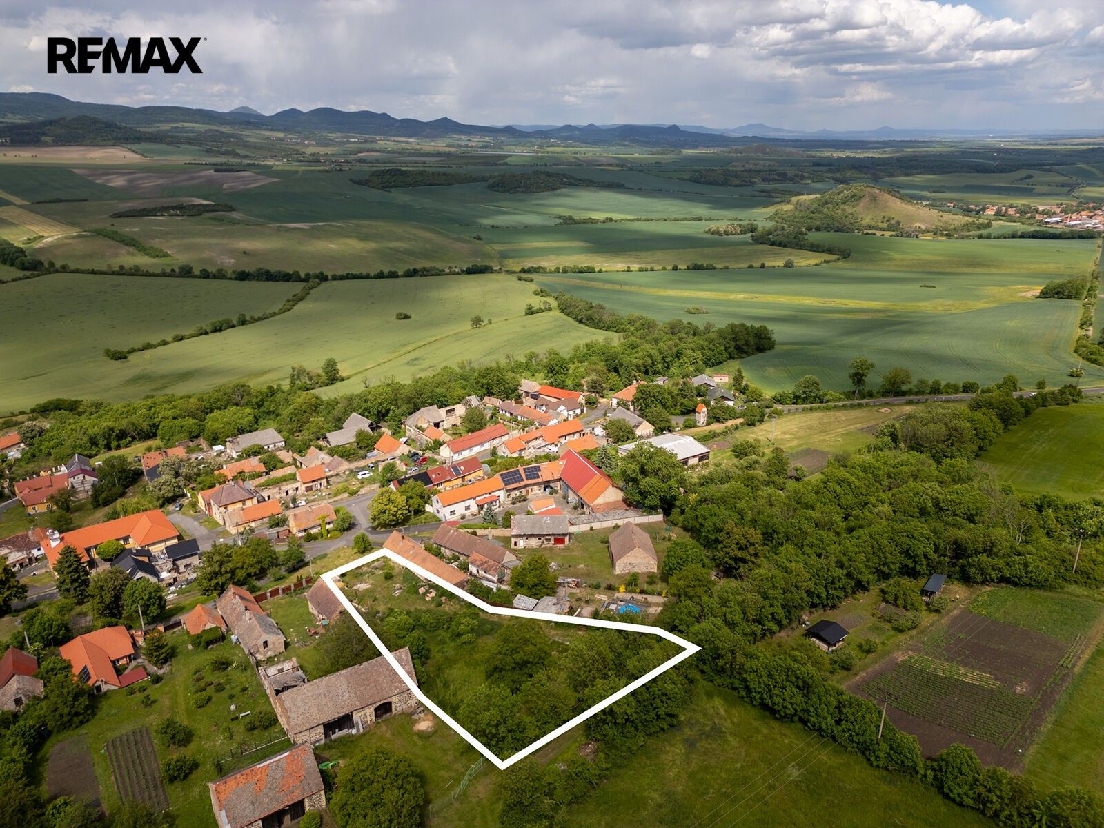 Pozemek pro bydlení, 2 061 m²