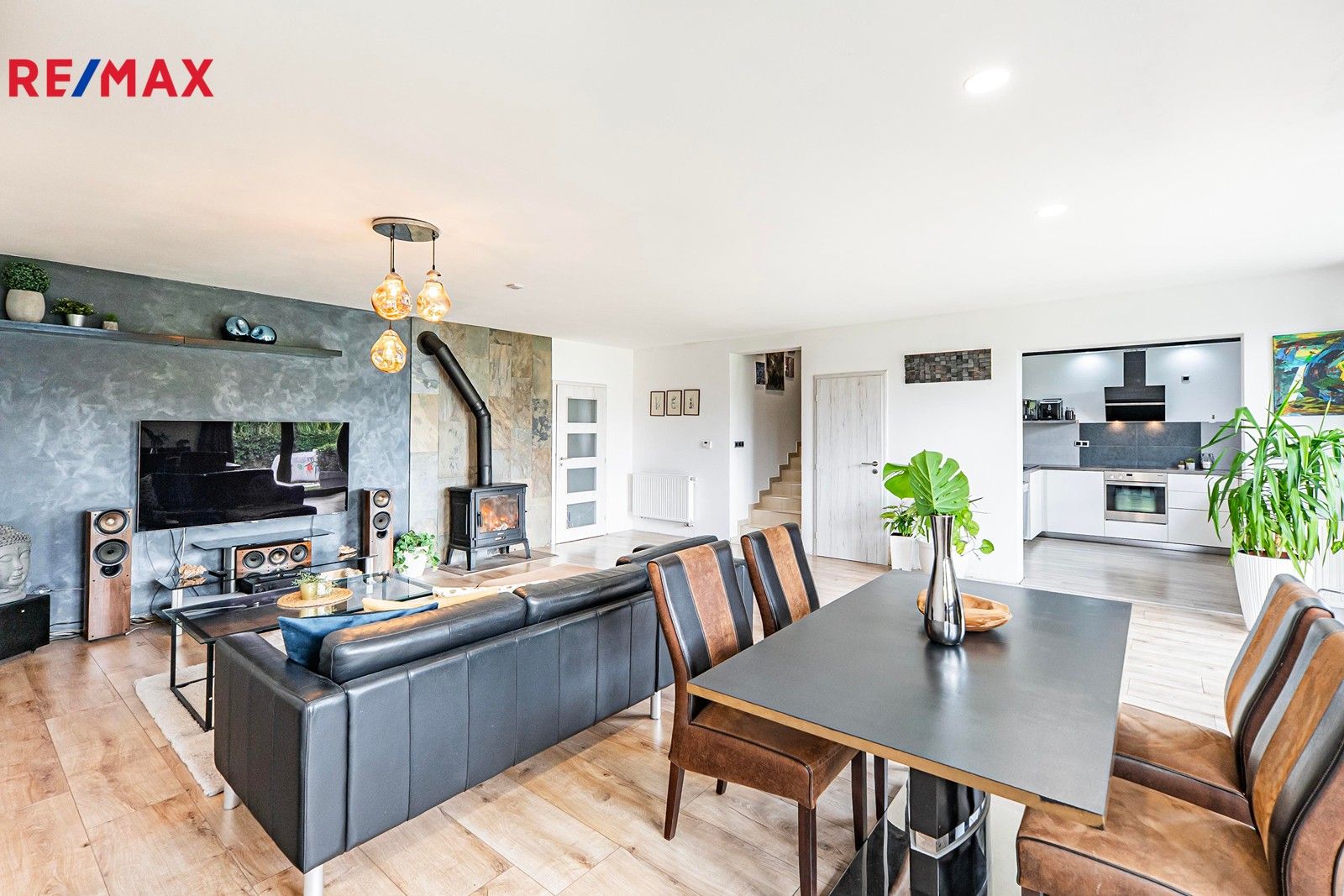 Prodej rodinný dům - Lomená, Babice, 246 m²