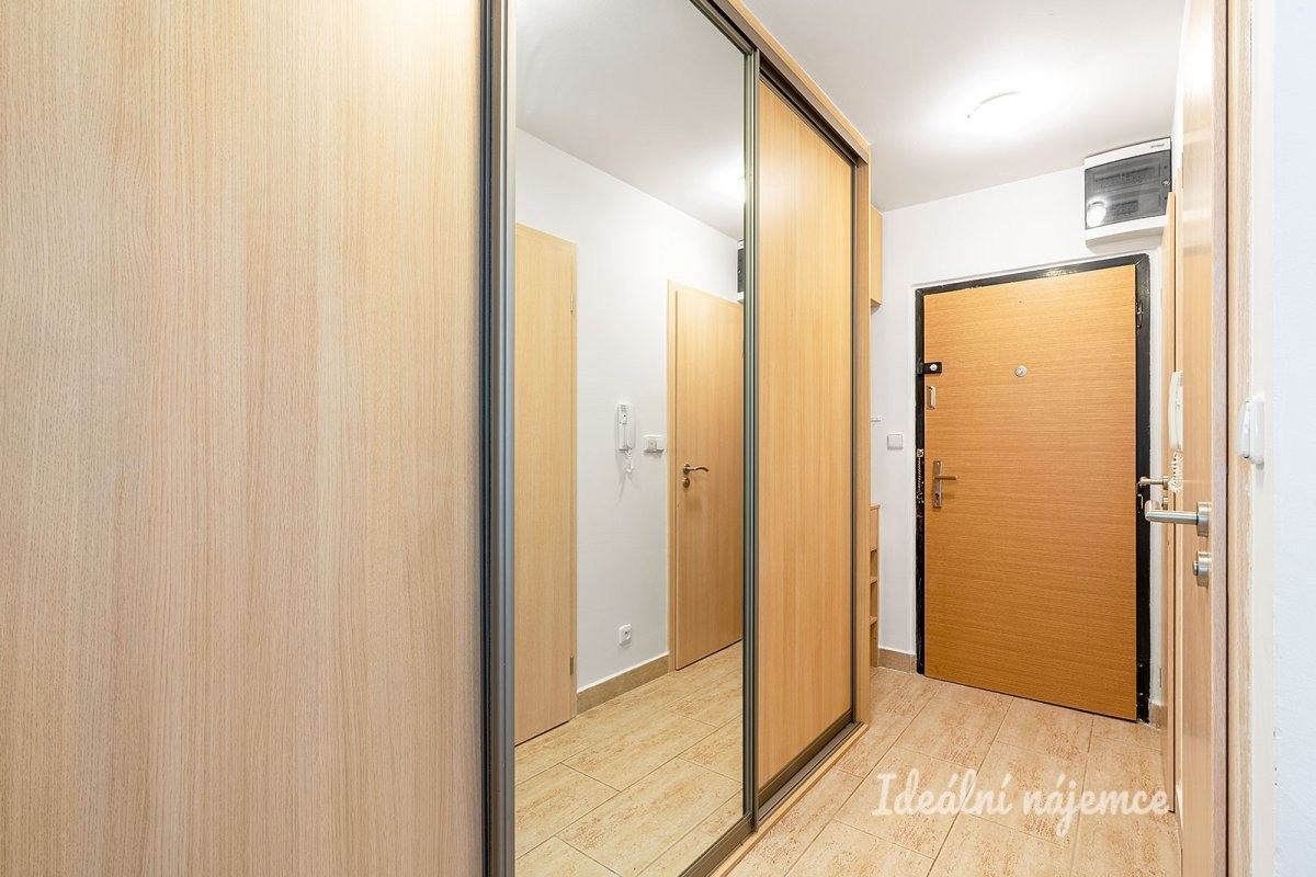 Byt 2+kk · 43 m² · Sezemínská, Praha - 3